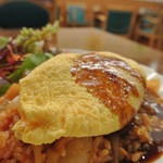 オムライス(850円)