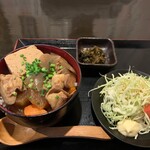 Nambu Sakaba - 煮込み丼500円