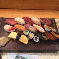 東鮨 新店 - 14貫１０００円
