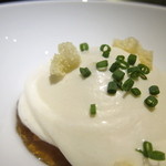 エクアトゥール - 鮎のリエット、コンソメのジュレとジャガイモのムースで覆って