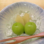 味 ふくしま - 洋ナシのコンポートとシャインマスカット