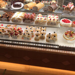 ル・パティシエ ヨコヤマ - 