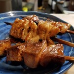 やきとん千登利 - レバ・カシラ・シロ。