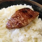 精肉・焼肉 とよおか - タレもうまい、ご飯にワンバンドさせてパクリ　ｳﾏｰｨ(◎´Д｀◎)ﾎﾟﾛｯ(　´Д｀　)ﾎｯﾍﾟﾀｵﾁﾀ(　゜Д゜|||) 