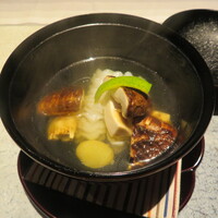 日本料理 TOBIUME - 椀物　鱧と先ほどの松茸がたっぷり