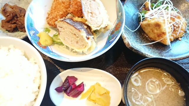 勝浦港 市場食堂 勝喰 カツウラコウ イチバショクドウ カックラウ 勝浦 魚介料理 海鮮料理 食べログ 勝浦港 市場食堂 勝喰 カツウラコウ イチバショクドウ カックラウ 勝浦 魚介料理 海鮮料理 食べログ