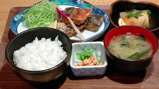 h Otona Izakaya Jairo - サバの竜田揚げ御膳。生姜を効かせて臭みなし！