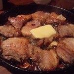 豚小家 - 2012.7 黒豚カルビのガーリックバター焼き（680円）
