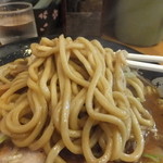 中華蕎麦 とみ田 - 中太麺はスープに良く合う。