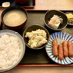 ウインナー・冷奴・サラダ定食　税込660円　　　　　　ご飯（小）