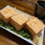 遊酒食堂 宇都宮 - わたくし的定番の
      自家製厚揚げ