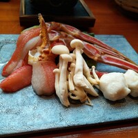 銀座 蟹みつ - 鍋コースのたらば蟹。一人前