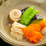 Sakanadouraku Etou - 季節の炊き合わせ