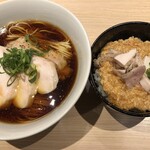 麺屋一燈 - 地鶏そば～大和肉鶏＋鶏そぼろ丼