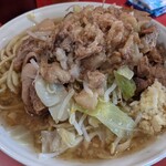 ラーメン二郎 - 大豚、世間で言うところのチャーシュー麺大盛り