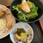 猫丸食堂 - サラダと香の物