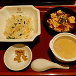 中国大明火鍋城 - 麻婆＆半チャーハンセット￥830