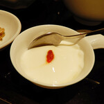 中国大明火鍋城 - 杏仁豆腐