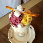 菓子屋 chill - 季節のパフェ(紫芋モンブラン)