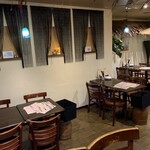 KITCHEN&BAR 野方リゾートダイニング - ゆったりテーブル席もご用意しております。しっとりと、時にはワイワイと様々なシーンでお使いいただけます♪