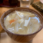 とんかつ一幸 - このお味噌汁がまた…
      心がほっこりするんですよね…(*^^*)