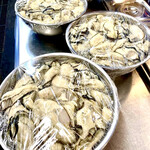 とんかつ一幸 - 一幸さんから、いただいた写真です❗️
      今回もたくさんの牡蠣が、
      岩手県大船渡の方から、一幸さんところに
      届きました…(*^^*)