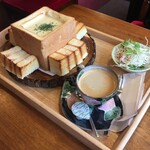 Coffee Family 樹林館 - 厚切りトーストチーズフォンデュ風（珈琲＆サラダ付）