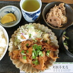 大観亭 - 豚肉うなタレ焼き。800円