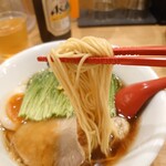 みんなのらぁ麺 阿飛流 - 麺リフト