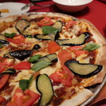 銀座ワイン食堂 パパミラノ - なすのピザ。