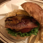 GRILL BURGER ＆ ROAST CHICKEN SASA - いろんな具材を味わえる中目黒バーガー！