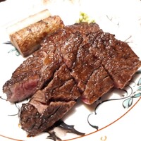 炭火割烹 白坂 - ⚫和牛フィレ　楢の木のチップ　