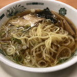 日高屋 - 半ラーメン(200円)