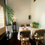 Du Vin HACHISCH - Enjoy lunch in a relaxed and open atmosphere.