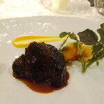 Vaas - 和牛ほほ肉の赤ワイン煮込み