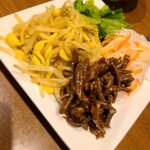 焼肉 鶯谷園 - ナムル