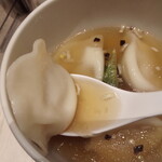Toripaitanramenjiyuugaokakageyama - スープ水餃子