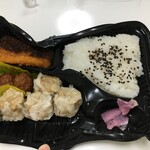 ローソンストア100 - 料理写真:(料理)焼売弁当