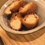 魚はる - カニクリームコロッケ