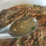 ミス・サイゴン - 出汁の効いたスープ