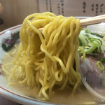 らーめん紫雲亭 - 麺たっぷりリフト