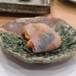 鮨処 有馬 - 　積丹の雲丹を平目で巻いたもの