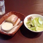 イル・プリモ - サラダとパン