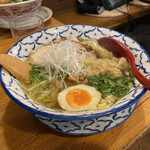 ラーメン武藤製麺所 - 極上のわんたん鶏塩麺 1080円
            2020年11月14日昼