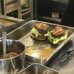 GREEN TEA BURGERS&BEER - 調理工程