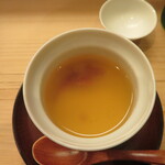 割烹　梅津 - 梅干し入りの茶碗蒸し