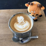 エニー ビー&ビー+コーヒー - ラテアートが見やすいよう、上からも撮ってみた