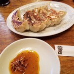 大勝軒 - 餃子。