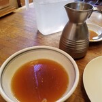 大勝軒 - 割りスープ。