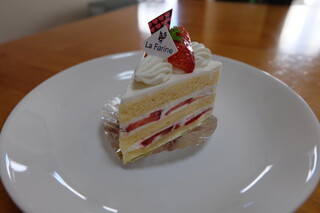 Rafarinu - 苺のショートケーキ（６００円）